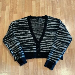 Urban Outfitters Black Gray Striped Fuzzy Zebra Print Cropped Cardigan, Large